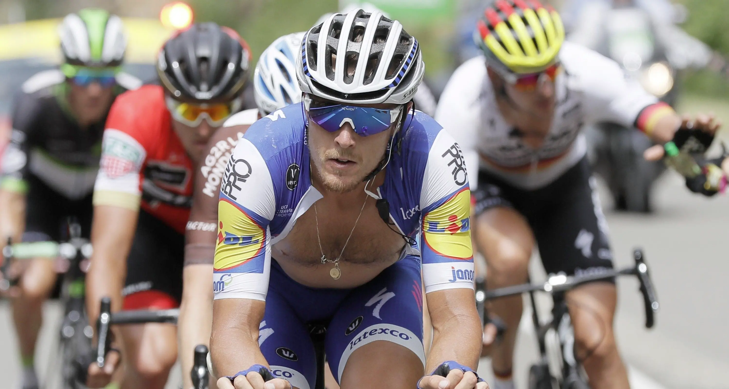 Matteo Trentin festeggia gli anni con una grande vittoria
