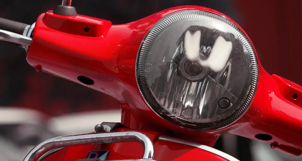 Auto contro Vespa Morto uomo di 54 anni