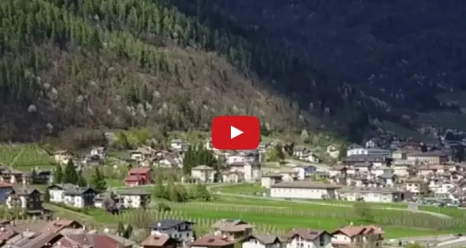 In volo sopra Croviana Guarda il video