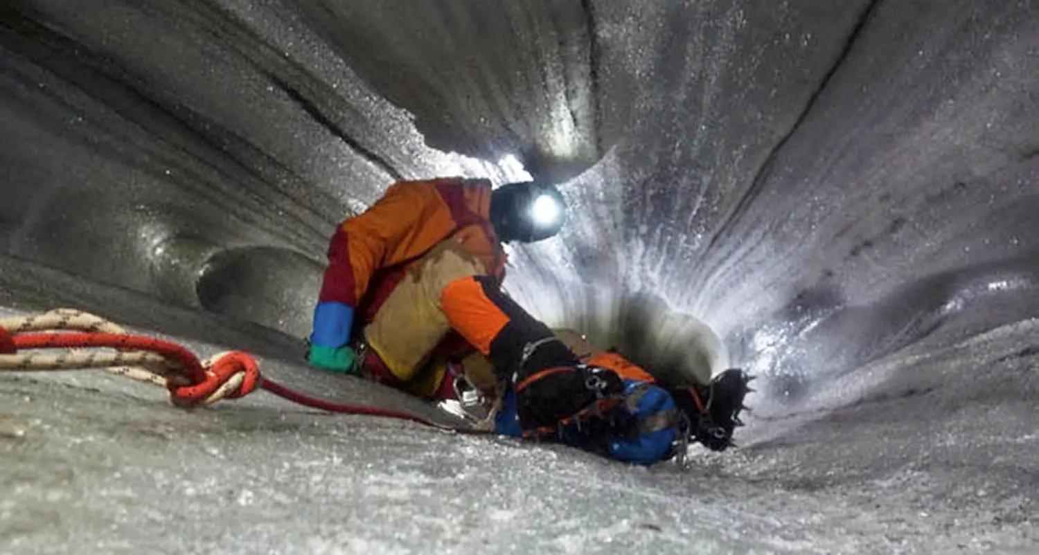 Scoperto a oltre tremila metri un ghiacciaio sotterraneo