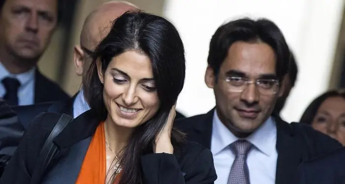 Ennesimo rimpasto a Roma Bilancio, Raggi cambia ancora