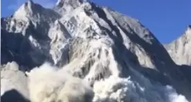 Crolla un pezzo di montagna Impressionante video dal rifugio