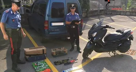 Trovati con una moto rubata Arrestati al casello A22