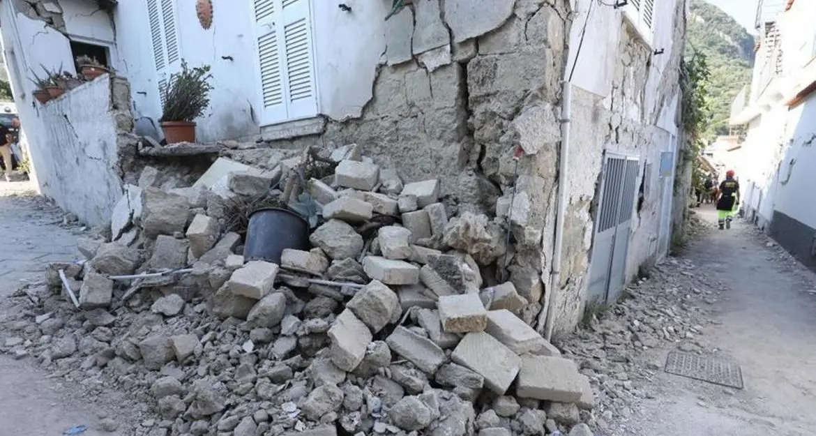 Ingegneri trentini a Ischia per testare gli edifici