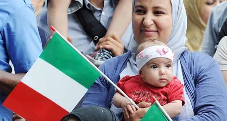 Meno nascite, più stranieri Ecco come cambia l'Italia