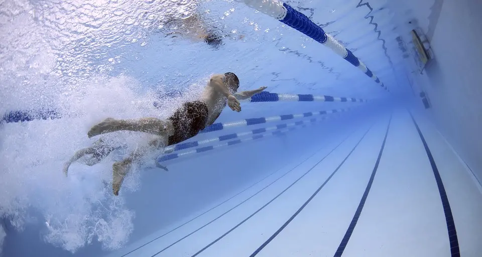 Blitz della Guardia di Finanza presso le società del nuoto