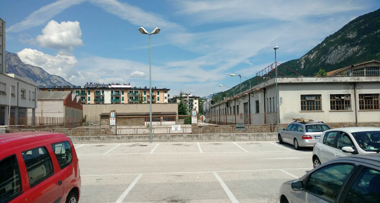 Parcheggio all'ex Atesina per il negozio Obi