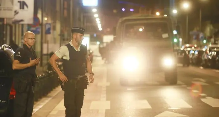 Bruxelles, soldati attaccati Attentatore colpito e ucciso