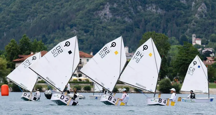 Vela, Svezia campione d'Europa optimist al lago di Ledro