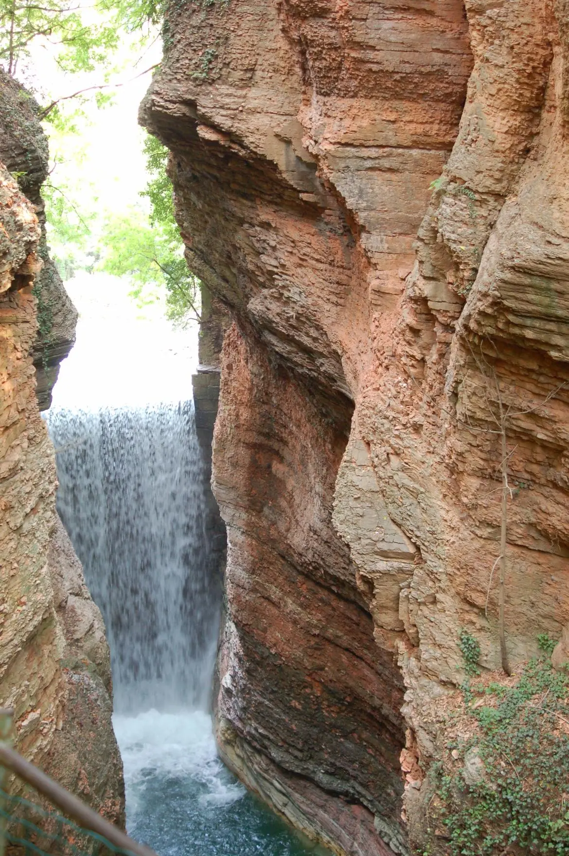 Cascata, l'Orrido a quota cinquemila A Ponte Alto turisti da altre regioni