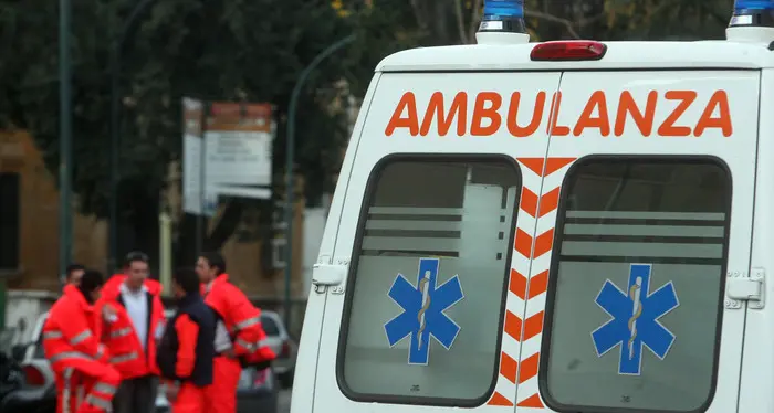 Cade con la sedia a rotelle Disabile 37enne non è grave