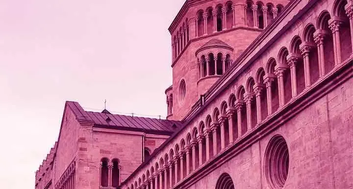 Il Duomo diventa rosa contro il tumore al seno