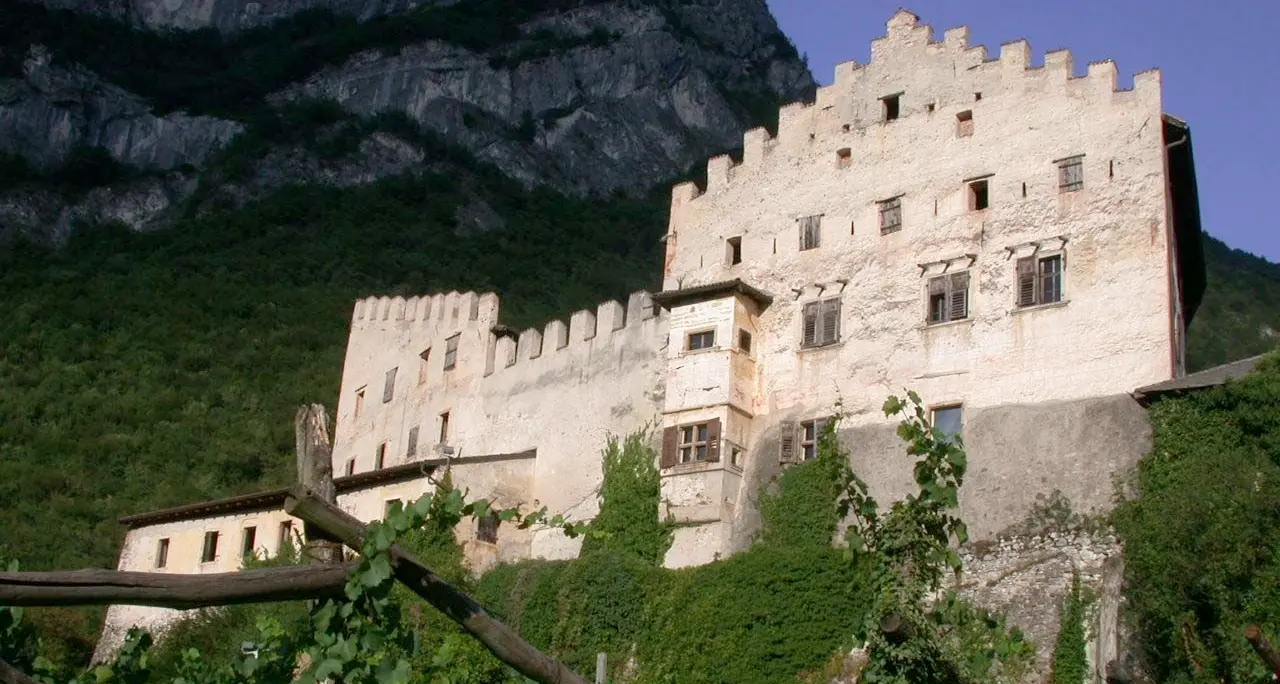 Castel Monreale, visite speciali con annesso spettacolo
