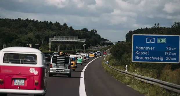 Parata di 350 Volkswagen da Wolfsburg ad Hannover