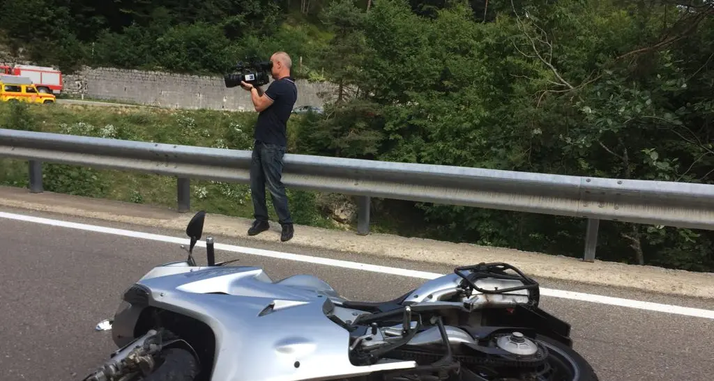 Fricca, motociclista fuori strada: il ferito soccorso in elicottero