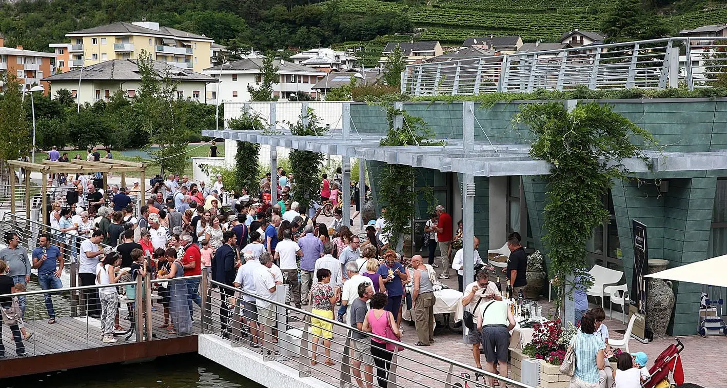 Rubano nove fusti di birra Poi festa nel giardino di casa