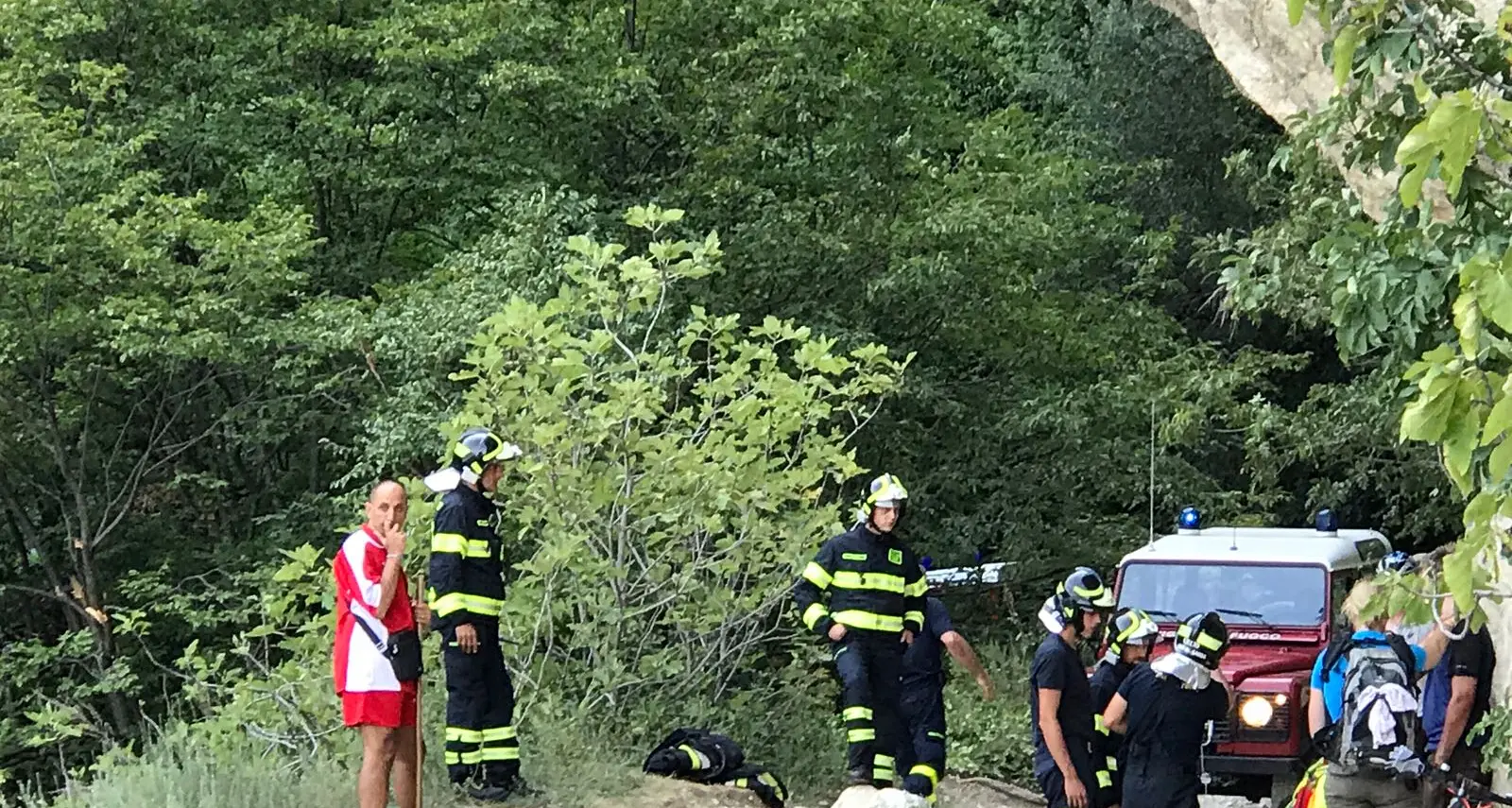 Ponale, bimba centrata da un sasso: è grave
