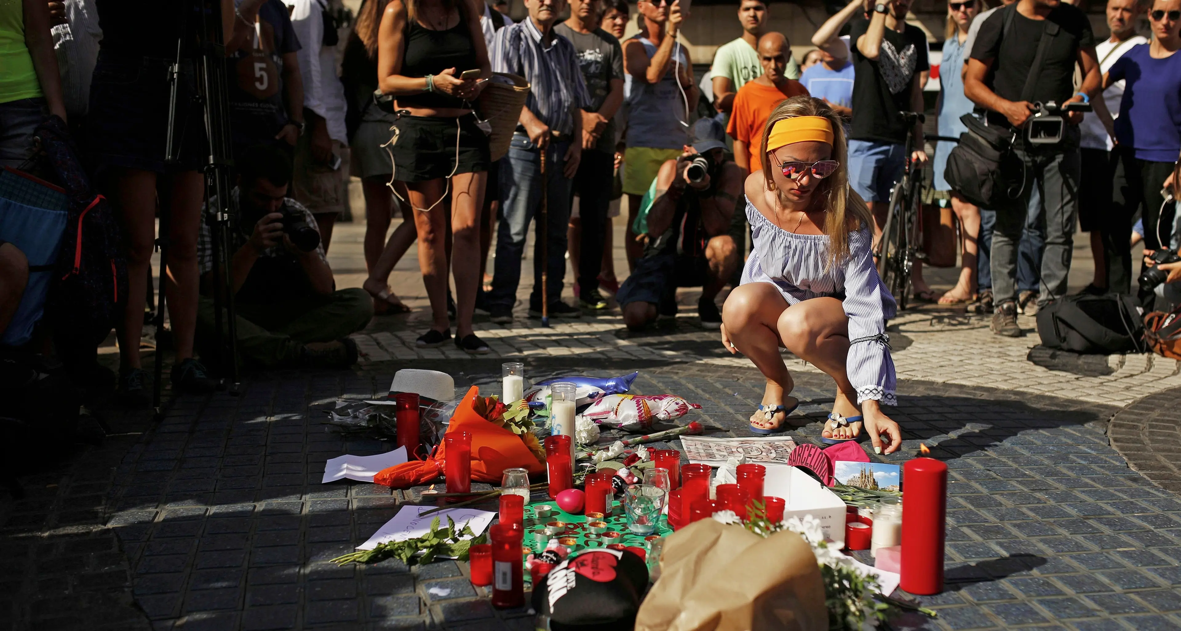 Terrore sulla Rambla a Barcellona Furgone killer: 13 morti e 80 feriti Pochi minuti e non so dove sarei ora I trentini scampati al pericolo Paura per un italiano lombardo