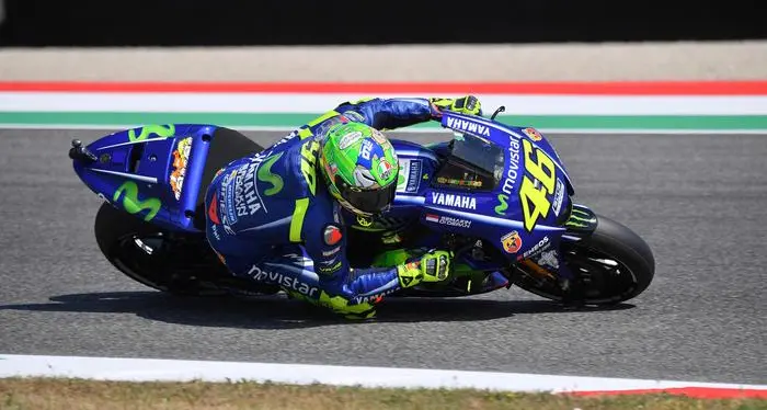 MotoGp Italia: Vinales in pole, secondo Valentino Rossi