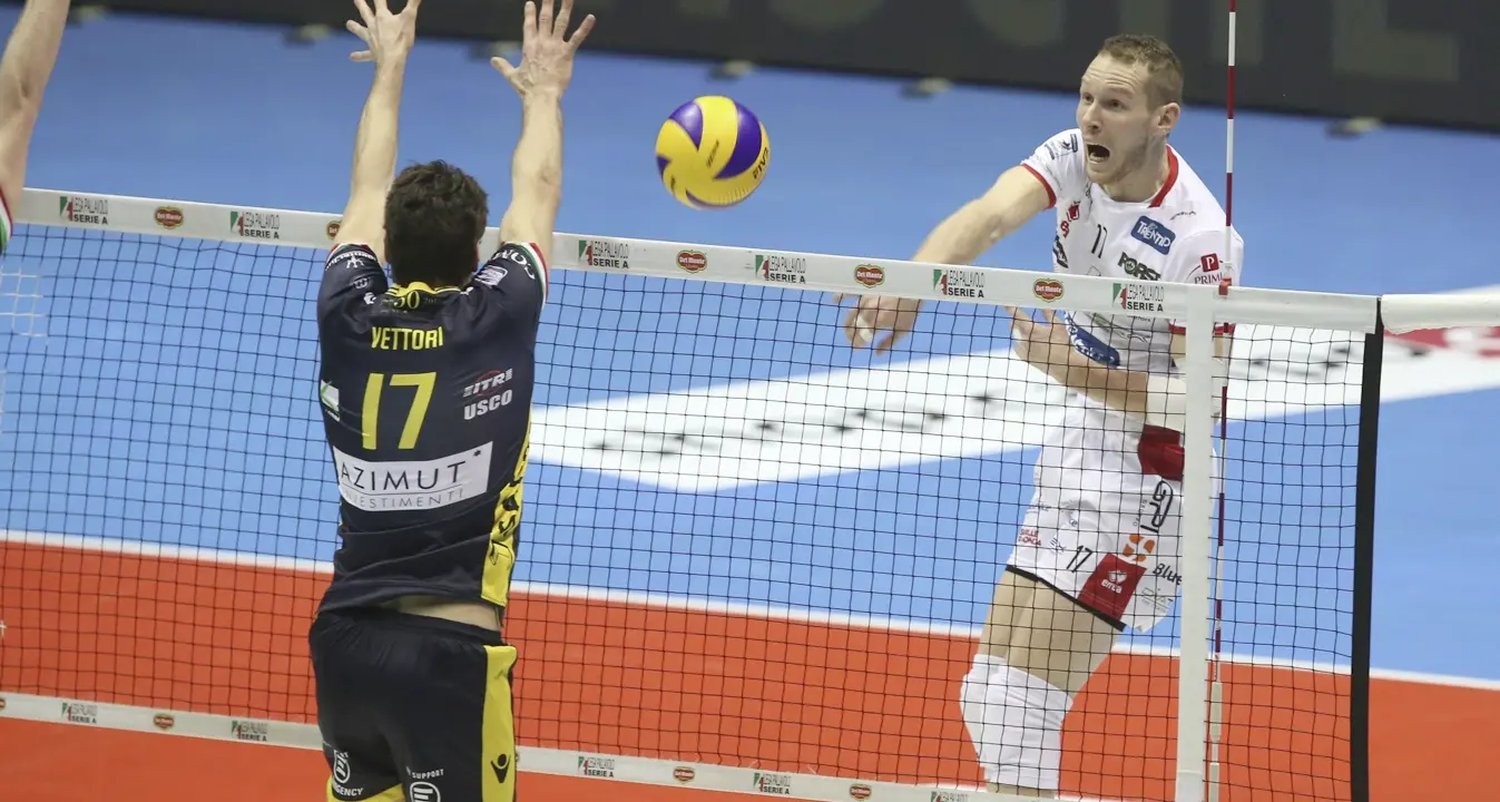 Volley, Urnaut e Vettori salutano e s'incrociano