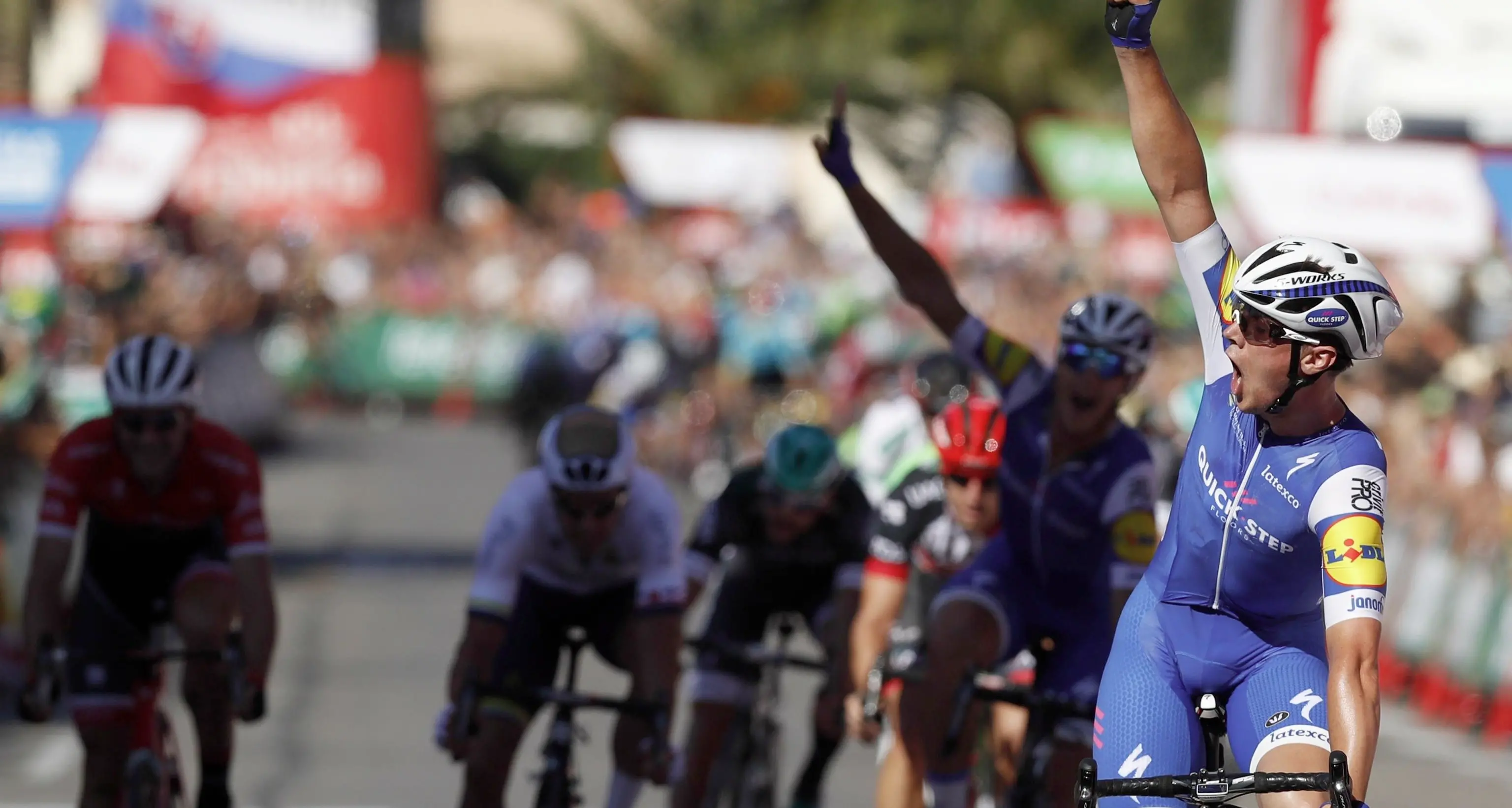 Vuelta, Trentin secondo al traguardo e anche in classifica, Oss terzo