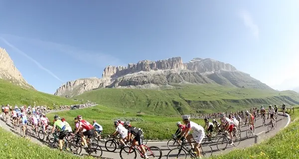Domani oltre 9mila ciclisti alla Maratona dles Dolomites