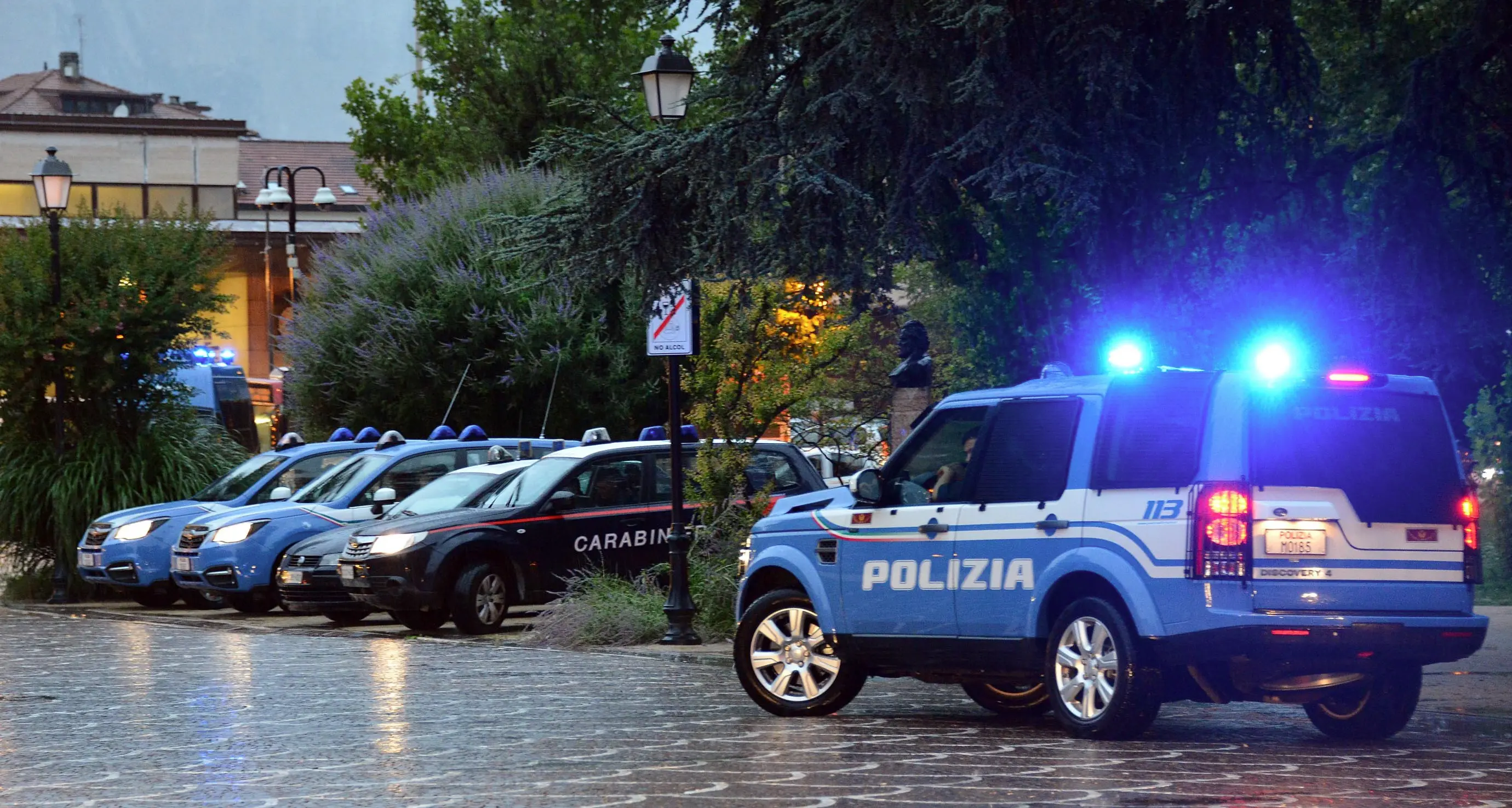 Operazione sicurezza in Piazza Dante Il presidio pagato dalla Provincia