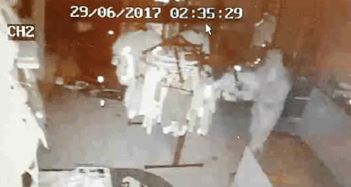 Ladri in azione Cinque spaccate