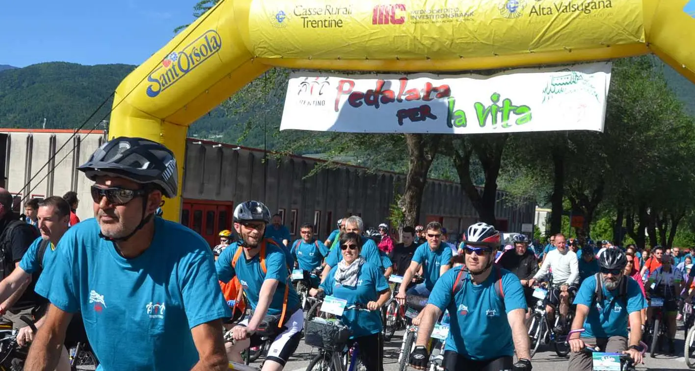 Pergine, in 3.500 sui pedali: un successo l'evento Ail