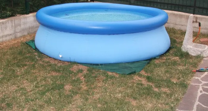 Verona, bambina annega nella piscina di casa