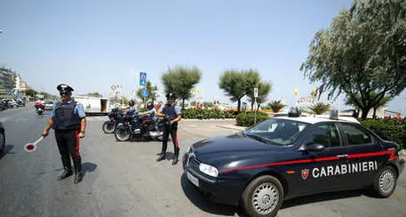 Paura a Cattolica, spari durante rapina in posta