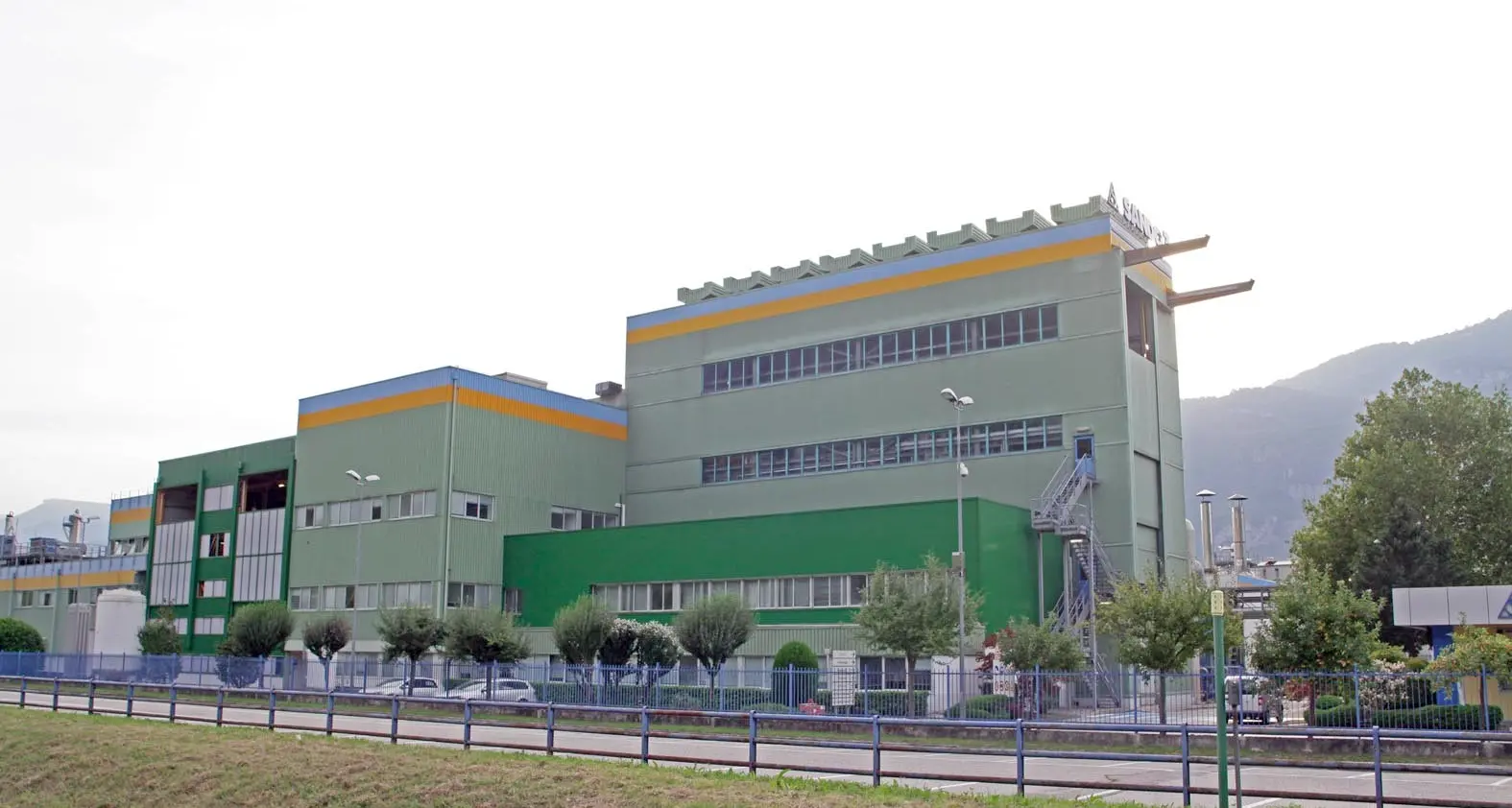 Lizzana nella puzza Esalazioni dalla Sandoz