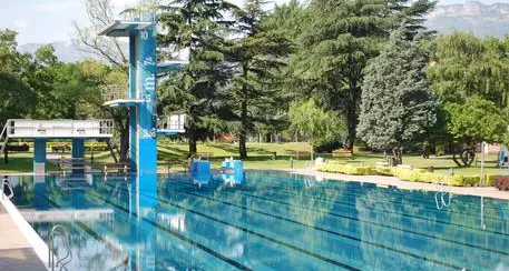 Bulletti in piscina: c'è il Daspo Espulsi per l'intera stagione