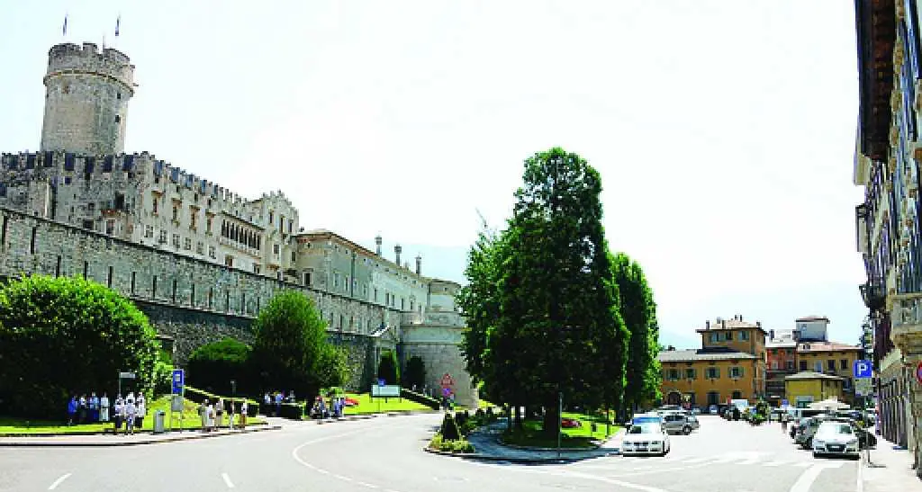 Nuova piazza Mostra, dieci progetti promossi