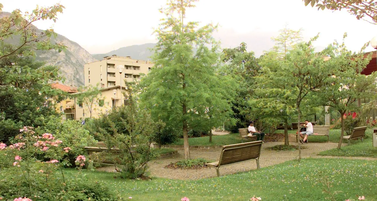 Vandalismi «alcolici» al parco di Canova