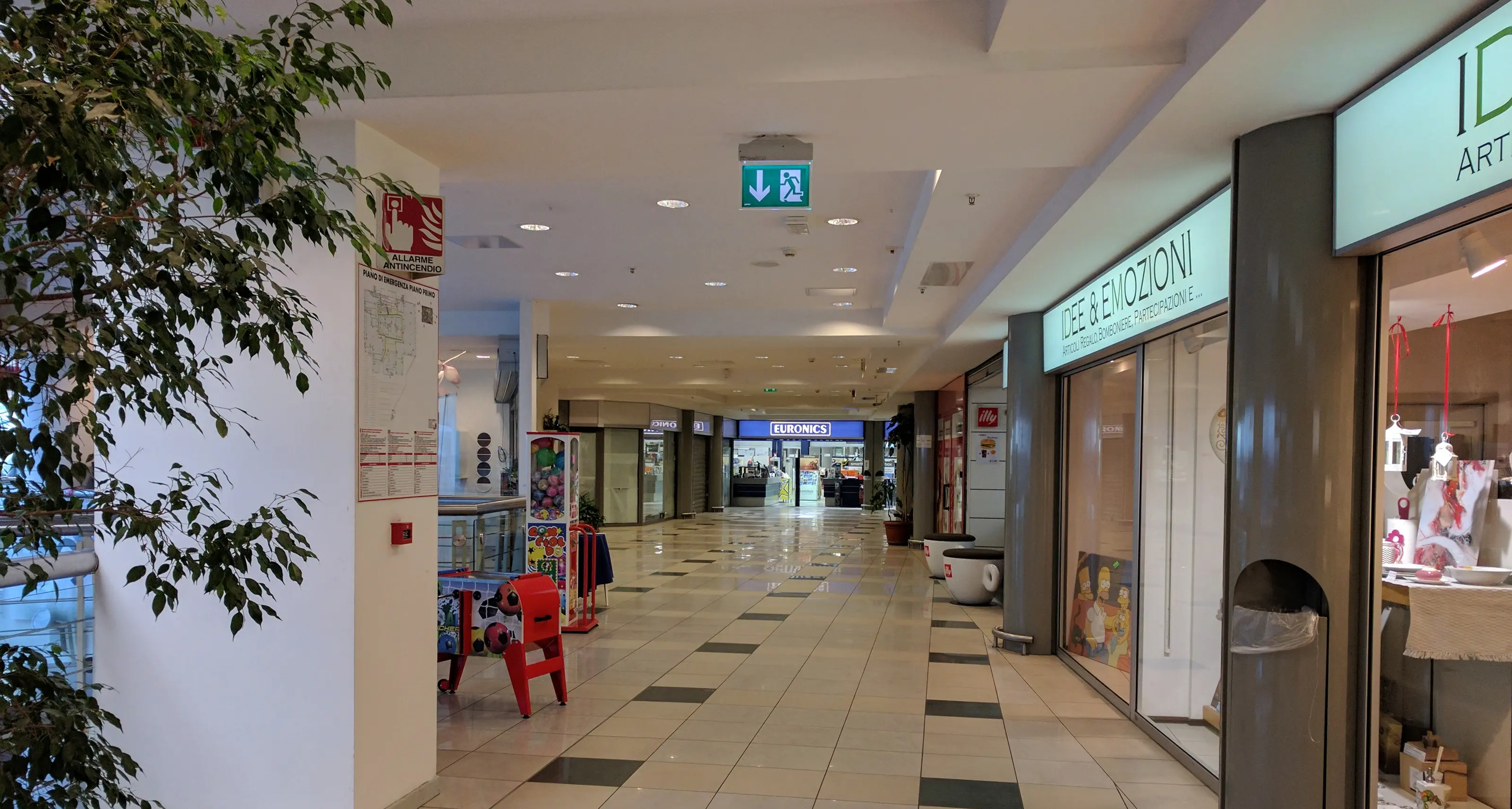 Ignorato il primo maggio ShopCenter, è polemica