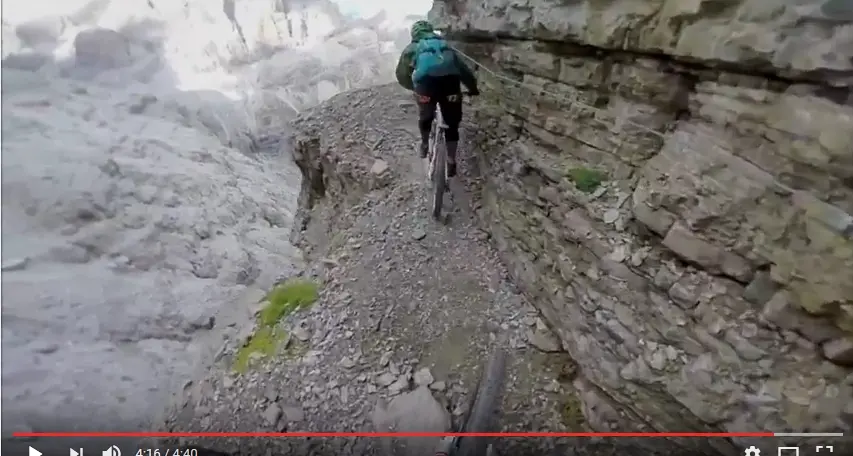In mountain bike sulle Bocchette Brenta e sicurezza: video da brivido