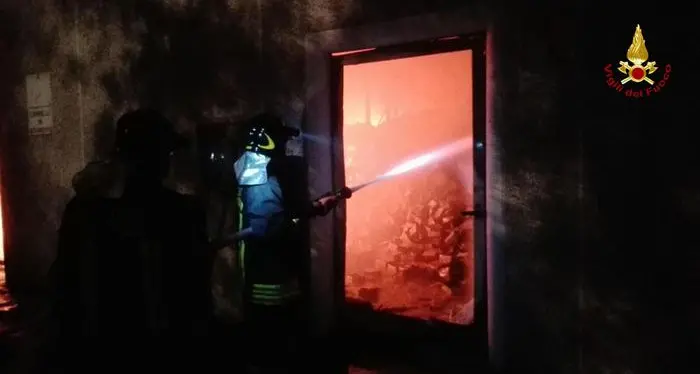 Rio Pusteria, fienile in fiamme Il proprietario rimane ferito