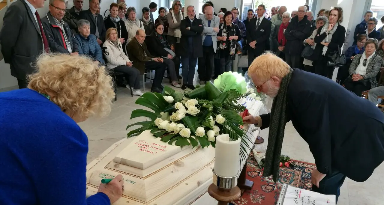 Oggi il funerale laico per Nives Fedrigotti