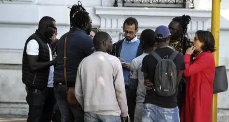 Ambulante fugge ai controlli e muore per strada