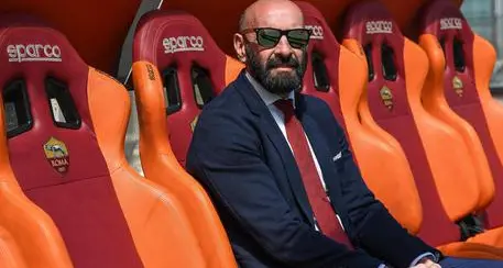 Monchi: «Totti resti alla Roma e lavori insieme a me»