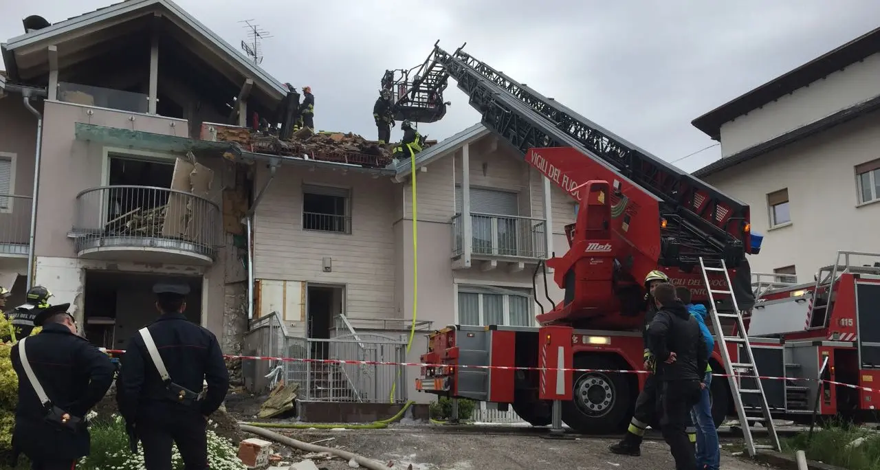 Esplode la palazzina a Miola: morto Mauro Gessi