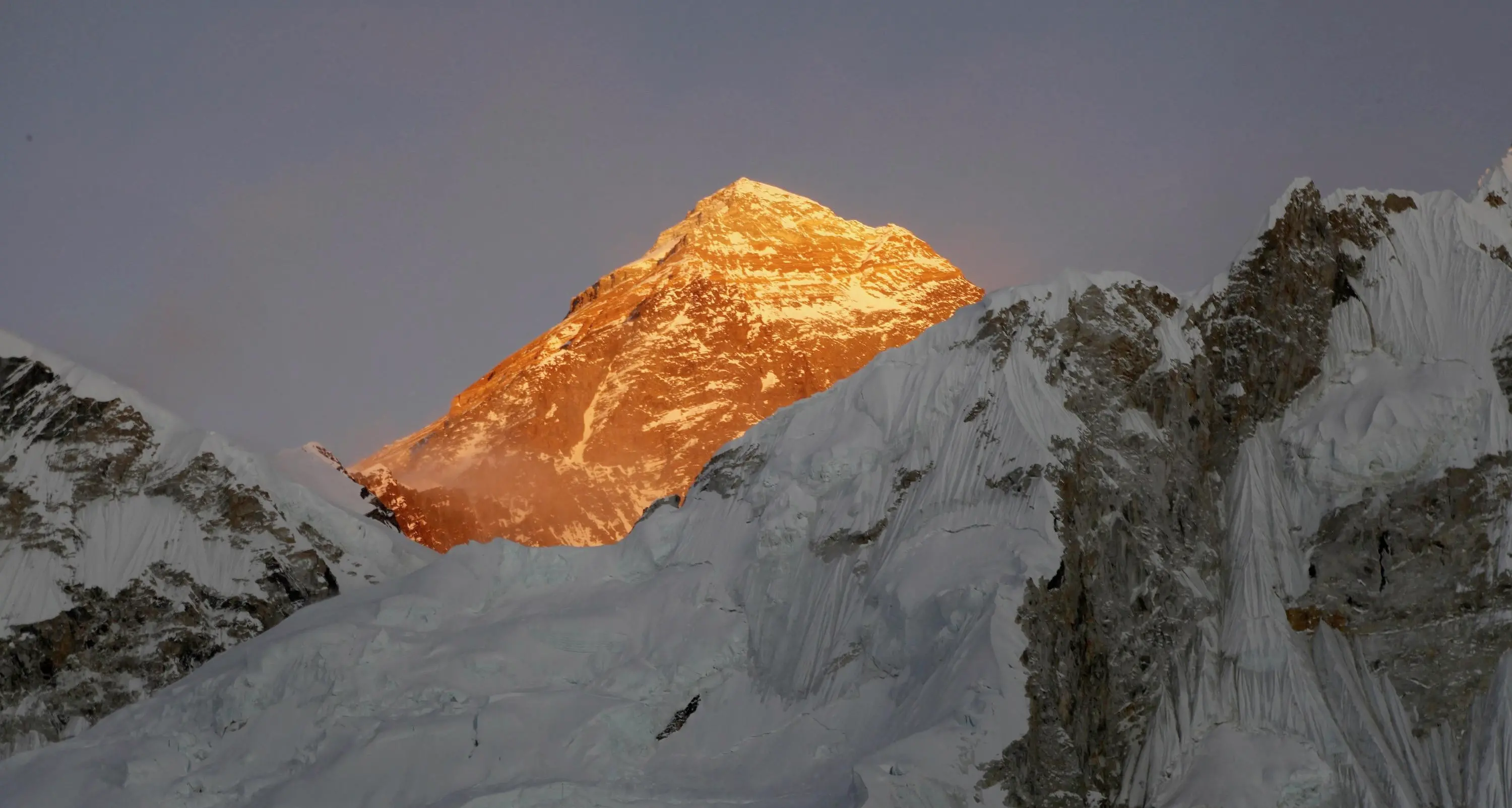 Everest, alpinista di 86 anni muore preparando la scalata