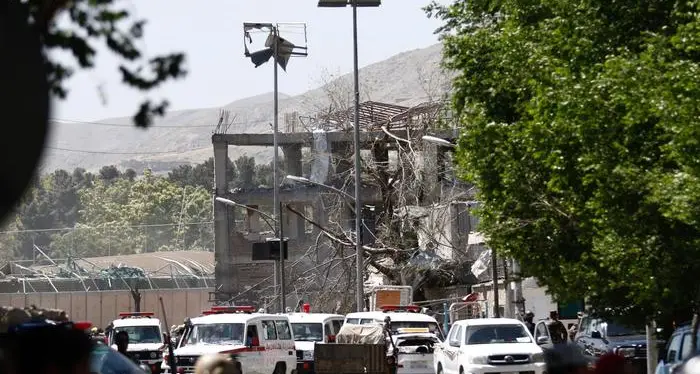 Autobomba a Kabul: 50 morti Danni a clinica di Emergency