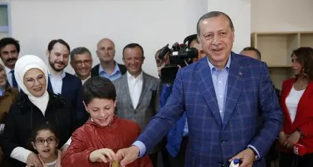 Turchia: primi risultati, Erdogan verso larga vittoria