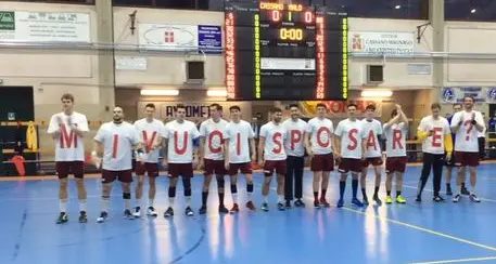 «Mi vuoi sposare?»: la proposta nella pallamano