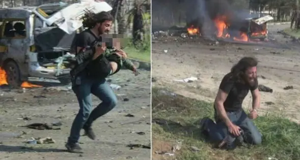 Il fotografo in ginocchio e in lacrime dopo l'attentato kamikaze