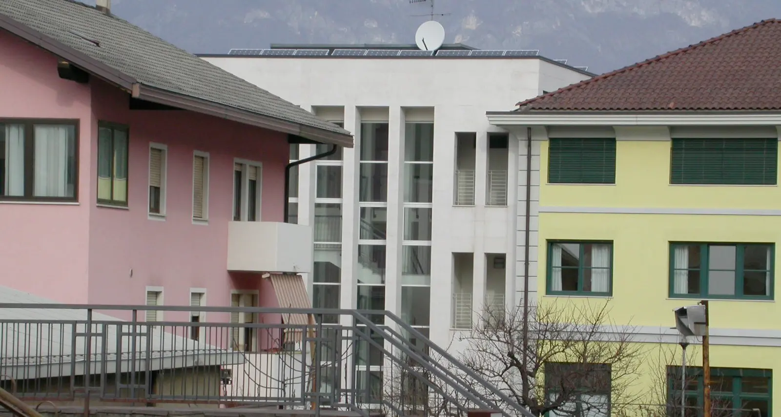 Crolla il controsoffitto di una scuola di Gardolo