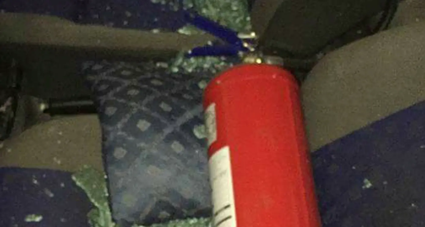 Vandali in azione al Magnete Estintori contro le automobili