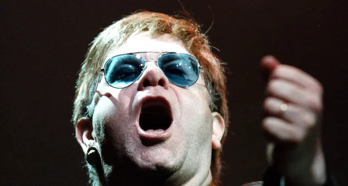 L'autobiografia di Elton John «Così i miei figli sapranno chi era il loro padre»